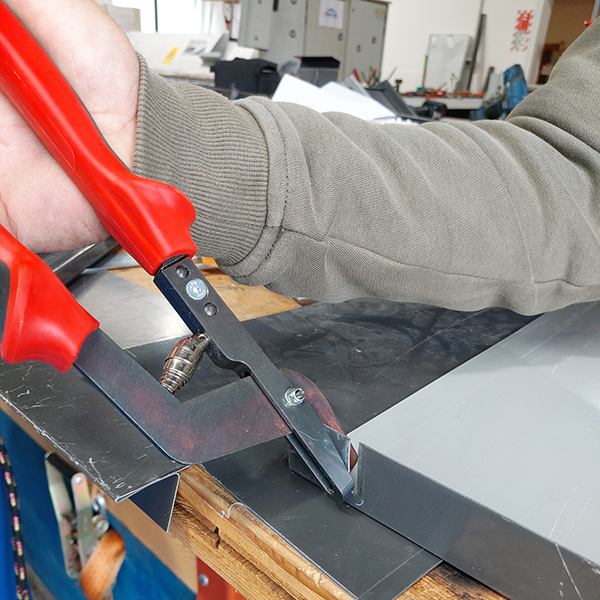 MASC METAL NIBBLER TOOL / HAND NOTCHER - Image 3
